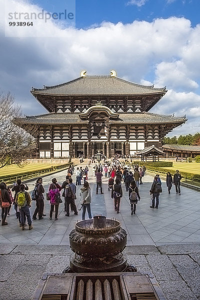 Mensch Menschen Landschaft Reise Großstadt Architektur Geschichte Religion groß großes großer große großen Tourismus UNESCO-Welterbe Tempel Asien Japan Nara