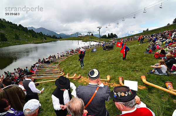 Zusammenhalt Berg See Globalisierung Festival Wettbewerb Juli Schweiz