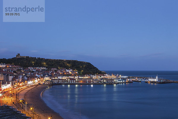 Skyline Skylines Palast Schloß Schlösser Stadt Yorkshire and the Humber England Scarborough