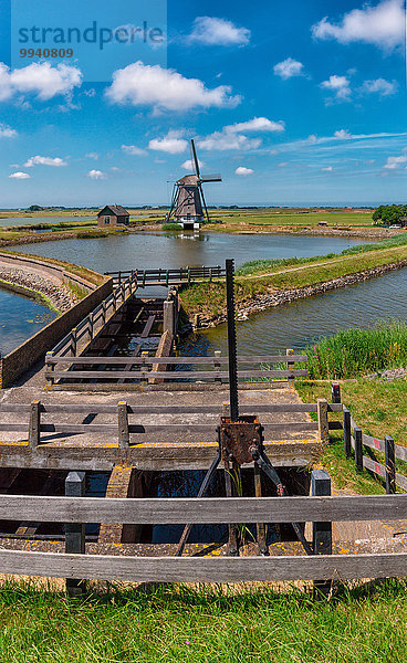 Wasser Europa Sommer Fluss Feld Wiese Türschloss Schloss Schlösser Niederlande Windmühle Texel