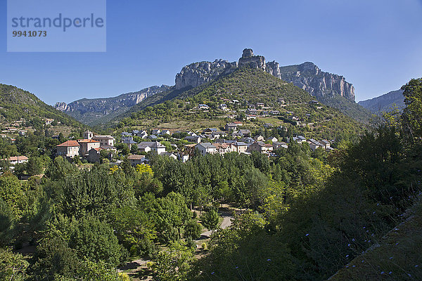 blauer Himmel wolkenloser Himmel wolkenlos Panorama Frankreich Berg Stein Ländliches Motiv ländliche Motive Baum Landschaft Gebäude Hügel Steilküste Stadt Dorf Tarn