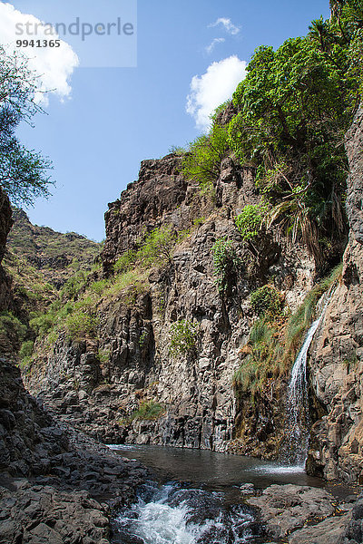 Ostafrika Landschaftlich schön landschaftlich reizvoll Wasser Landschaft Reise Bach Wasserfall Schlucht Rift Valley Kenia Spalt Afrika Tansania