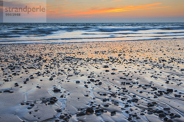 Wasser Europa Stein Strand Küste Wasserwelle Welle Sonnenaufgang Spiegelung Meer Natur Sand Insel Düne rot Sonnenlicht Sandstrand Aurora Deutschland Helgoland Nordsee