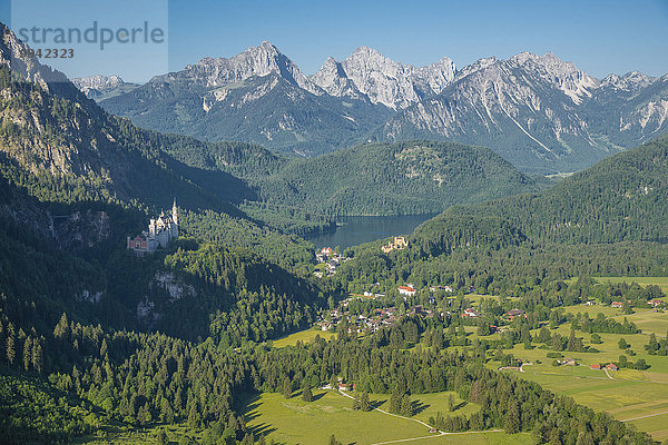 Außenaufnahme Sehenswürdigkeit Europa Palast Schloß Schlösser Reise niemand Ziel See Schloss Neuschwanstein Alpen Bayern Deutschland Hohenschwangau Tourismus