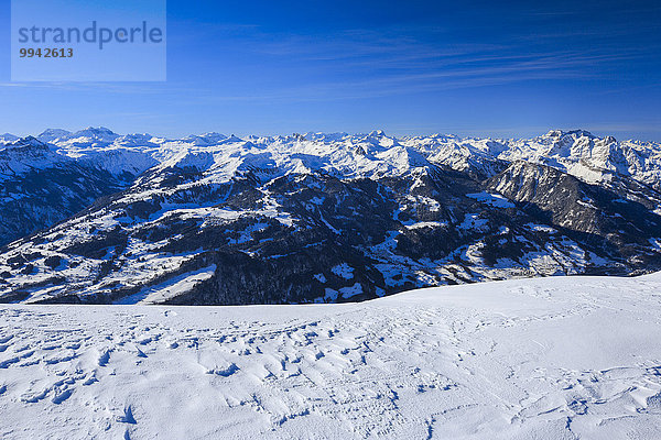 blauer Himmel wolkenloser Himmel wolkenlos Felsbrocken Panorama Berg Winter Himmel Steilküste dahintreibend Alpen blau Ansicht Sonnenlicht Westalpen Schnee schweizerisch Schweiz Bergpanorama Schweizer Alpen