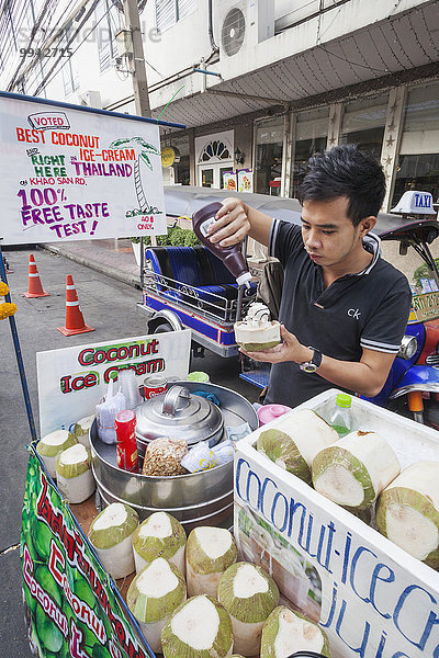 Bangkok Hauptstadt Eis Kokosnuss Sahne Thailand Straßenverkehr Straßenverkäufer