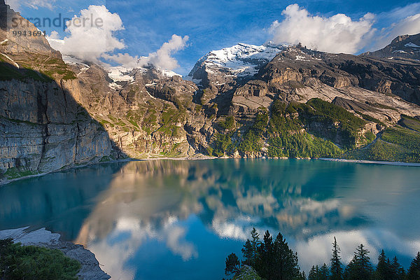 Europa Berg Spiegelung See Berner Oberland Kanton Bern Bergsee Schweiz