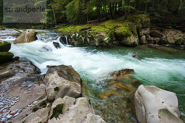 Felsbrocken Europa Steilküste fließen Fluss Schweiz