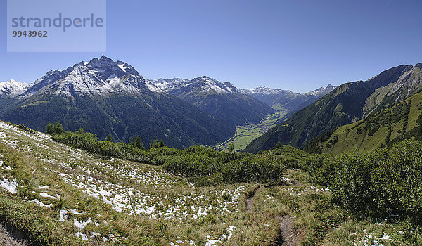 Ausblick in das Stanzertal  links Hoher Riffler  am Weg zur Ansbacher Hütte  Schnann  Tirol  Österreich  Europa