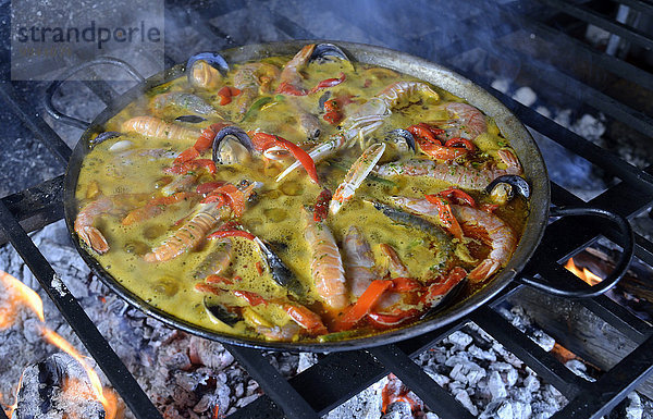 Paella mit Meeresfrüchten  Mallorca  Balearen  Spanien  Europa