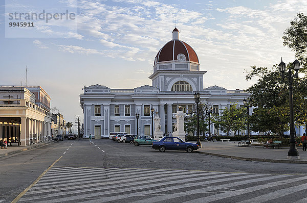 Rathaus  Poder Popular Provincial  Palacio de Gobierno  Parque José Martí  Cienfuegos  Kuba  Nordamerika