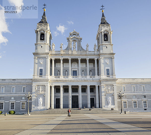 Kathedrale Santa Maria la Real de La Almudena  Madrid  Spanien  Europa