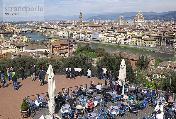 Stadtansicht von Florenz mit Dom und Arno  von Piazzale Michelangelo aus  Florenz  Toskana  Italien  Europa