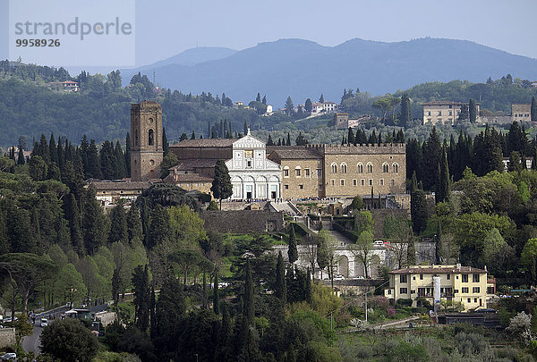 Stadtansicht von Florenz mit San Miniato al Monde  Florenz  Toskana  Italien  Europa