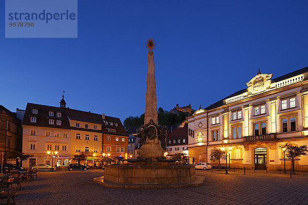 Luitpoldbrunnen am Marktplatz  Kulmbach  Oberfranken  Franken  Bayern  Deutschland  Europa