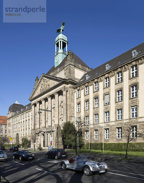 Regierungsgebäude  Sitz der Düsseldorfer Bezirksregierung  Düsseldorf  Rheinland  Nordrhein-Westfalen  Deutschland  Europa