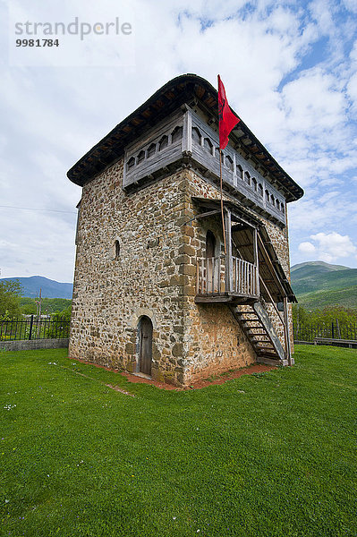 Wehrturm  bei Bajram Curri  Albanien  Europa