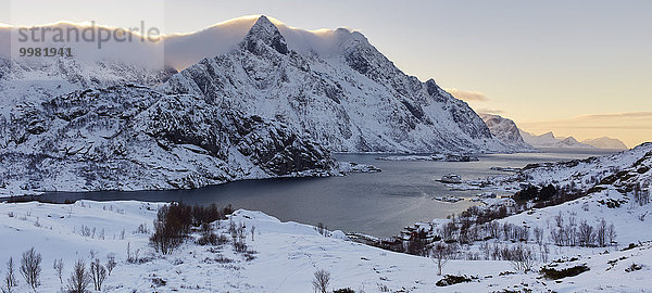 Winterlandschaft  bei Flagstad  Lofoten  Norwegen  Europa
