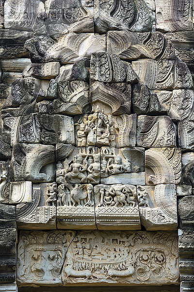 Sandstein-Relief am Osteingang vom Hauptportal  Prasat  Phimai Geschichtspark  Korat  Provinz Nakhon Ratchasima  Isan  Isaan  Thailand  Asien