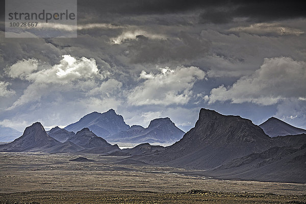 Schroffe Berglandschaft  Langjokull  Island