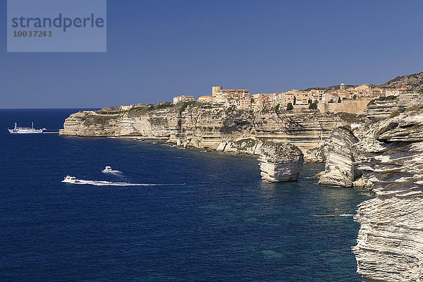 Altstadt von Bonifacio  Ausblick auf das Meer  Bonifacio  Korsika  Frankreich  Europa