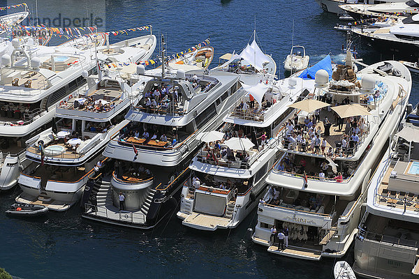 Zuschauer auf Yachten im Hafen Port Hercule  Formel 1 Grand Prix Monaco 2015  Fürstentum Monaco