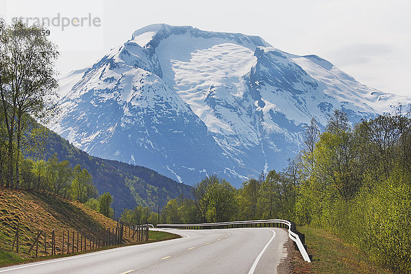 Berg Fernverkehrsstraße Ansicht