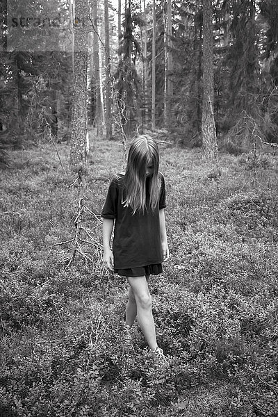 gehen Wald Mädchen
