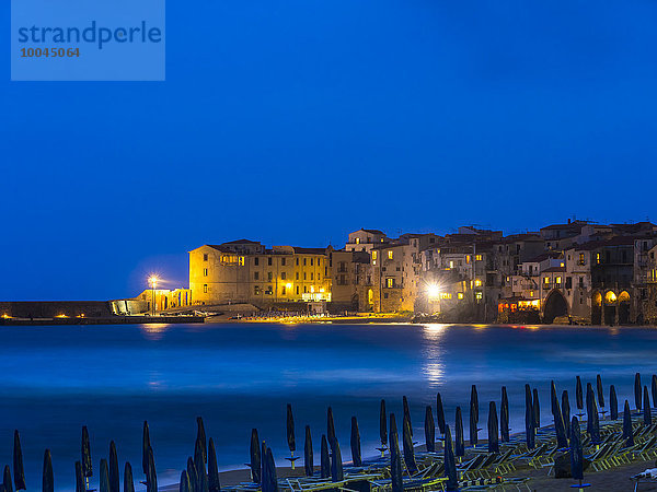 Italien  Sizilien  Cefalu  Ansicht von Cefalu