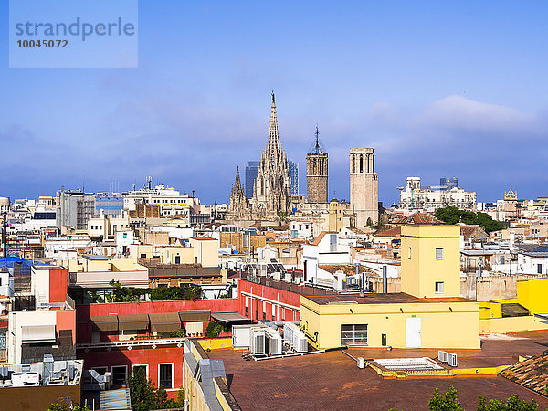 Spanien  Katalonien  Barcelona  Stadtbild mit Sagrada Familia