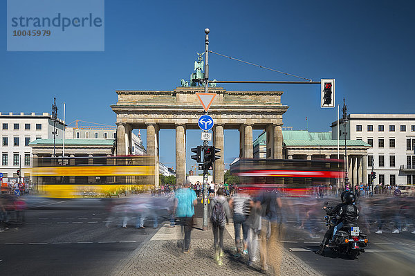 Deutschland  Berlin  Brandenburger Tor  Platz des 18. Maerz