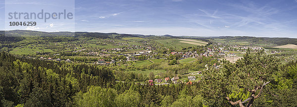 Polen  Niederschlesische Woiwodschaft  Blick auf den Nationalpark Stolowe Gebirge  Panorama