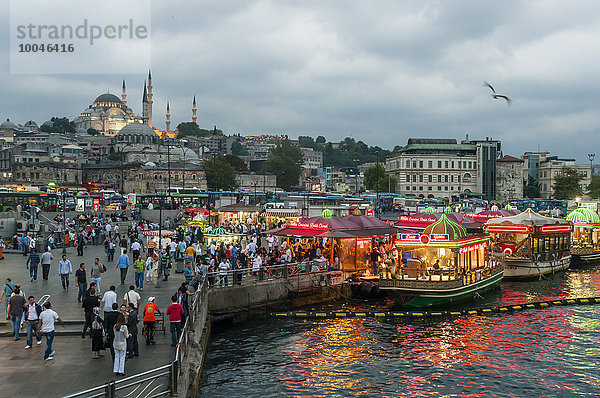 Türkei  Istanbul  Eminonu Hafen