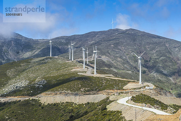 Griechenland  Kreta  Windpark in den Bergen