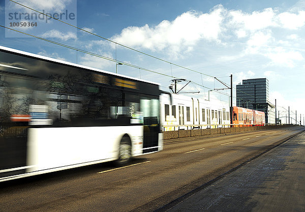 Deutschland  Köln  Bus- und Straßenbahnbrücke