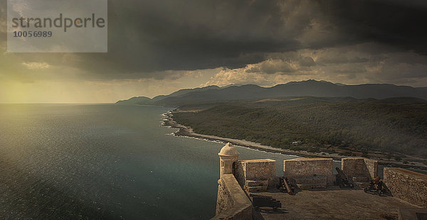 Erhöhte Ansicht der Sturmwolken von San Pedro de la Roca Castle  Santiago de Cuba  Kuba