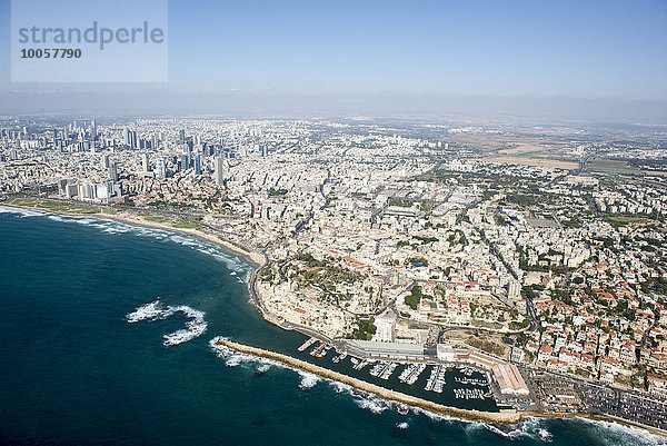 Luftaufnahme der Küste und des Alten Jaffa-Hafens  Israel