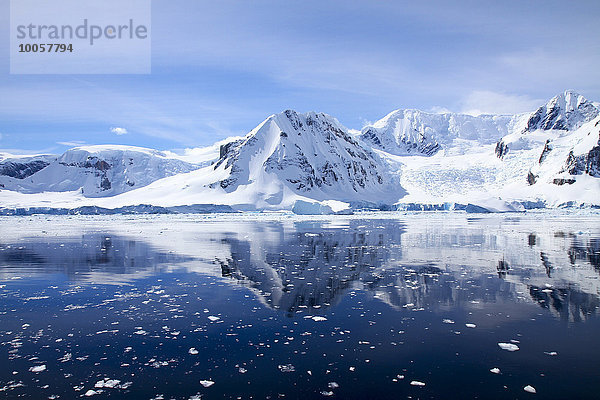 Blick auf die Wilhelmina Bucht  Antarktis
