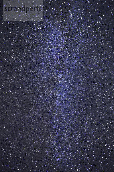 Blick auf Nachthimmel und Milchstraße von Alberta  Kanada