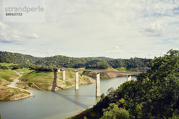 Golden Chain Highway über New Melones Lake  James Town  Kalifornien  USA