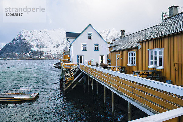 Traditionelle Gebäude  Reine  Lofoten  Norwegen