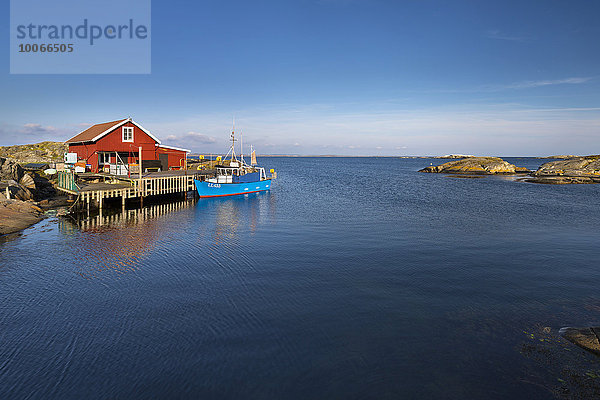 Fischerhaus auf der Insel Käringön  Orust  Provinz Västra Götaland  Bohuslän  Schweden  Europa