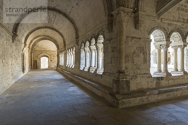 Kreuzgang  Romanik  12. Jh.  Abtei Montmajour  bei Arles  Provence-Alpes-Côte d'Azur  Frankreich  Europa