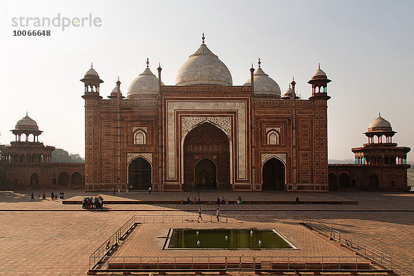 Eingang  Eingangsgebäude  Taj Mahal  Agra  Uttar Pradesh  Indien  Asien