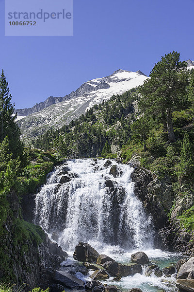 Wasserfall des Rio Èsera  Benasque  Aragón  Spanien  Europa