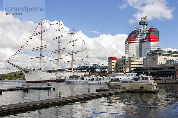 Segelschiff im Hafen  Lilla Bommen oder Der Lippenstift  Göteborg  Schweden  Europa