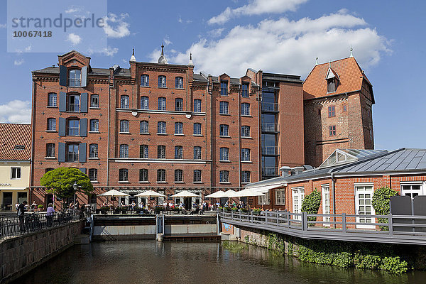 Abtsmühle mit Abtswasserkunst  Lüneburg  Niedersachsen  Deutschland  Europa