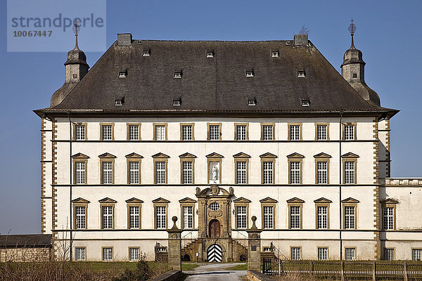 Schloss Sichtigvor  Deutschordensschloss  Mülheim  Warstein  Sauerland  Nordrhein-Westfalen  Deutschland  Europa