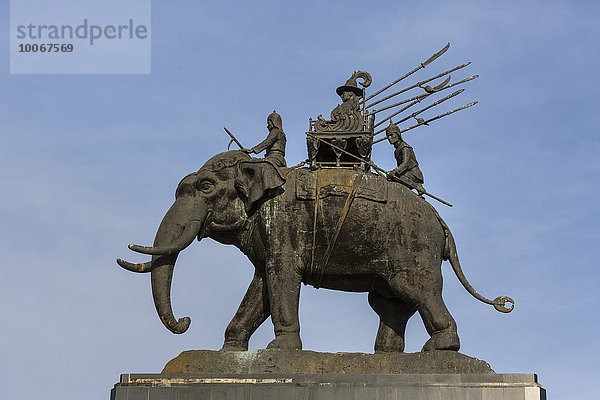 King Rama I Monument  Denkmal König Rama  Elefant  Buriram  Provinz Buri Ram  Isan  Isaan  Thailand  Asien