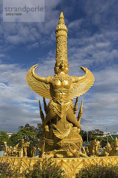 frontal Figur Kerze Asien Garuda Isaan Thailand Ubon Ratchathani